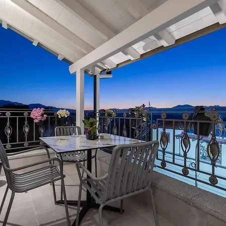 ホテル Vila White House