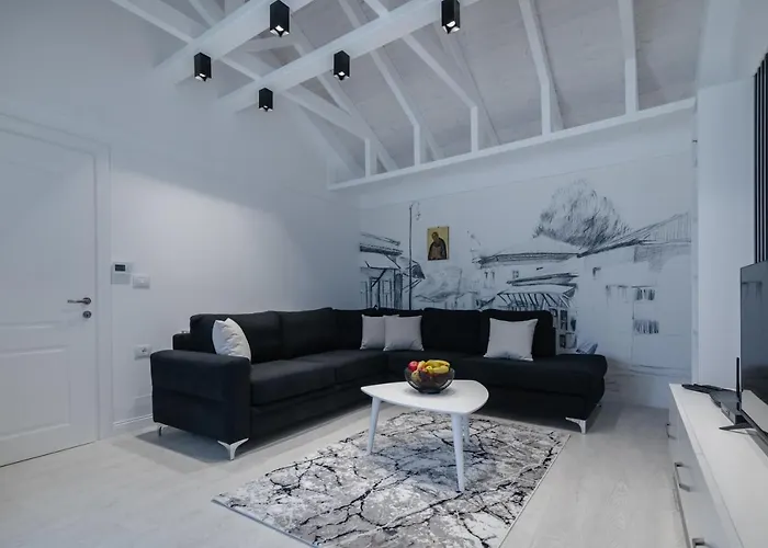 Vila White House