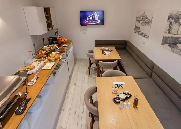 Vila White House Korce